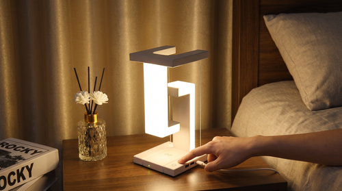 Novelty floating lamp